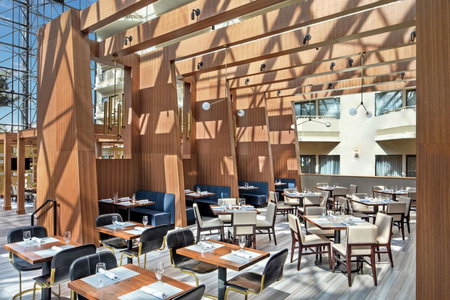 DoubleTree by Hilton Hotel Newark Airport, Newark, United States