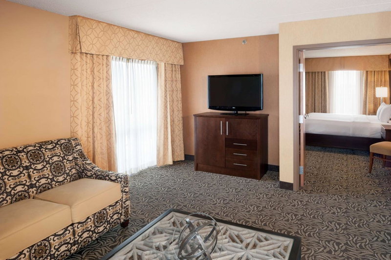 DoubleTree by Hilton Bay City - Riverfront, Bay City, United States