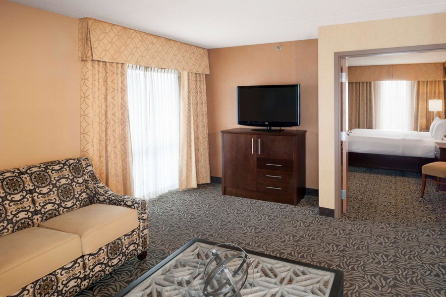 DoubleTree by Hilton Bay City - Riverfront, Bay City, United States