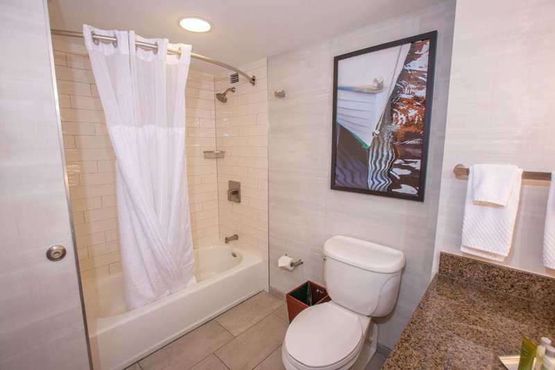 DoubleTree by Hilton Bay City - Riverfront, Bay City, United States