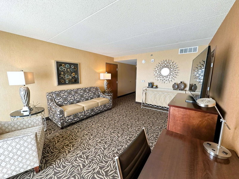 DoubleTree by Hilton Bay City - Riverfront, Bay City, United States