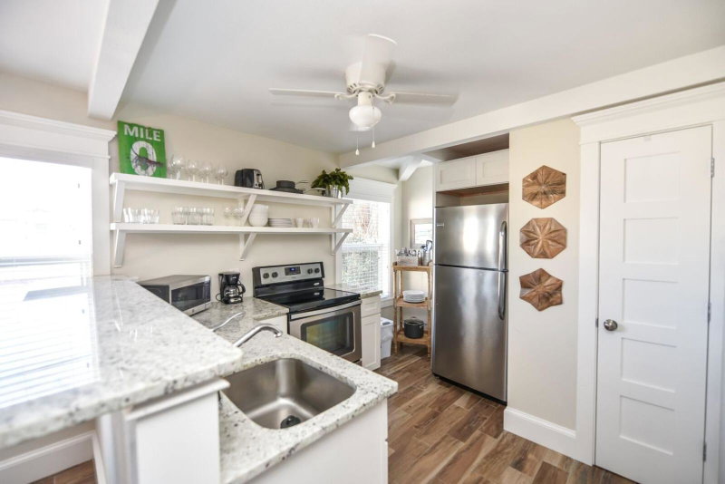 Tropical Breeze Resort, Siesta Key, United States