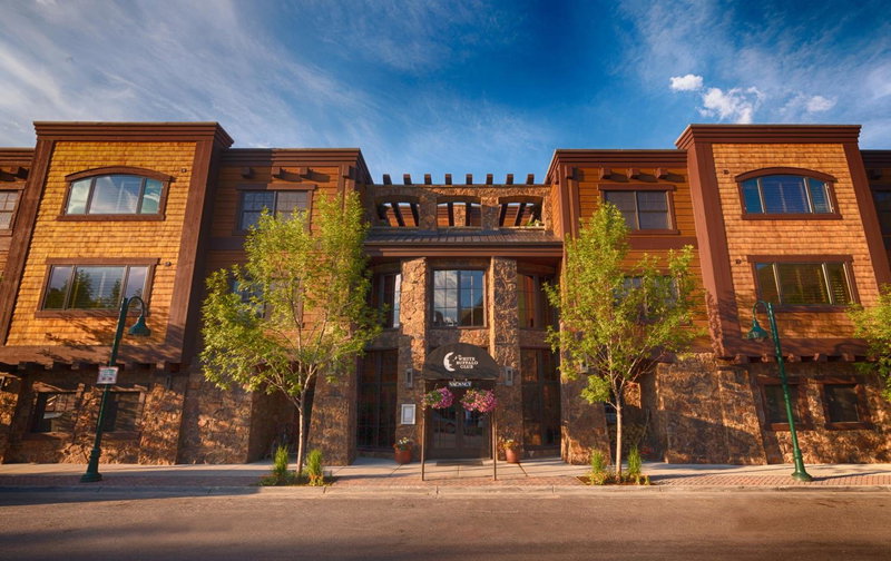 The White Buffalo Club, Jackson, United States