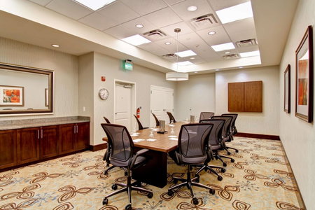 Hilton Garden Inn Woodbridge, Woodbridge, Vereinigte Staaten