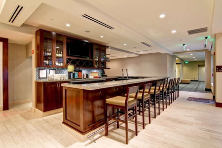 Hilton Garden Inn Woodbridge, Woodbridge, Vereinigte Staaten
