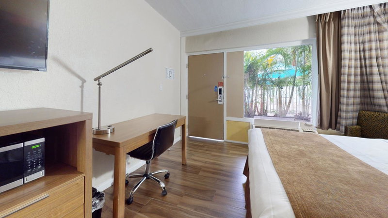 Rodeway Inn & Suites Fort Lauderdale Airport & Cruise Port, Fort Lauderdale, Соединённые Штаты
