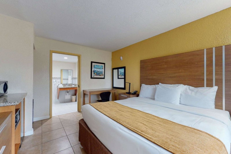 Rodeway Inn & Suites Fort Lauderdale Airport & Cruise Port, Fort Lauderdale, Соединённые Штаты