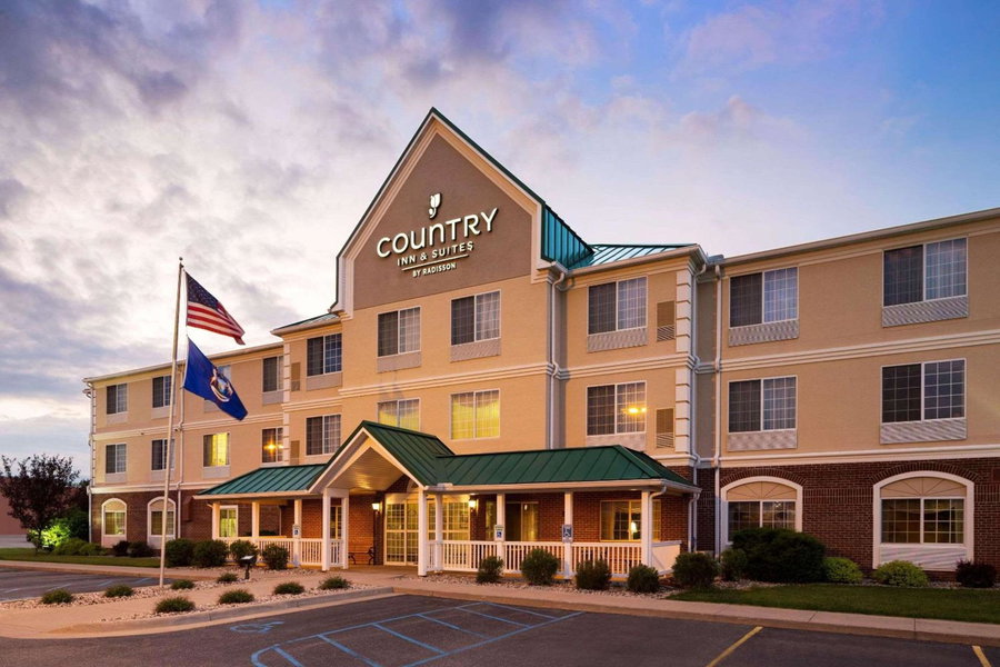 Country Inn & Suites by Radisson, Big Rapids, MI, Big Rapids, United States