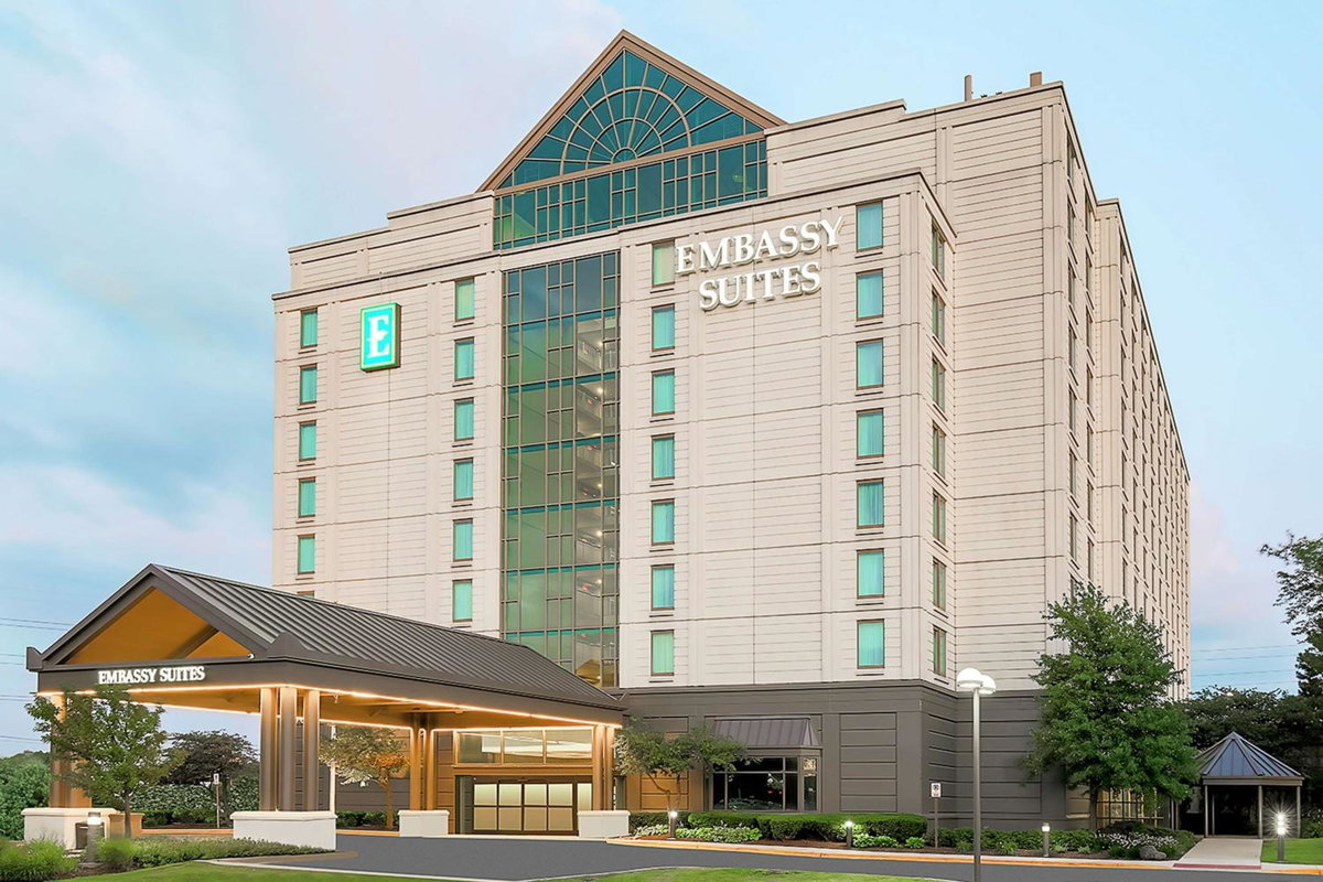 Hotel · Embassy Suites by Hilton Chicago Lombard, Lombard