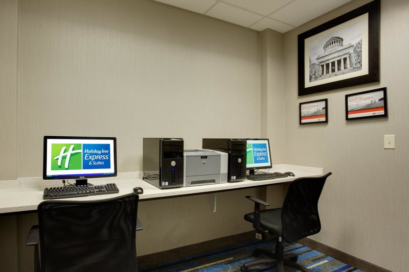 Holiday Inn Express Hotel & Suites Meadowlands Area by IHG, Carlstadt, Estados Unidos