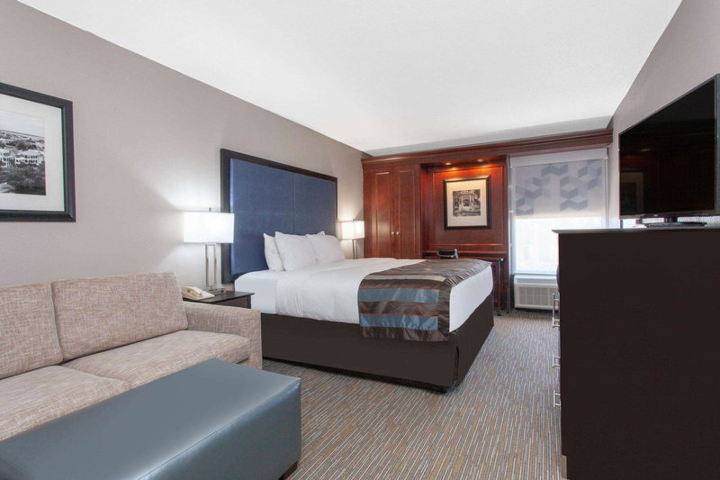 Wingate by Wyndham Charleston Coliseum, Charleston, United States