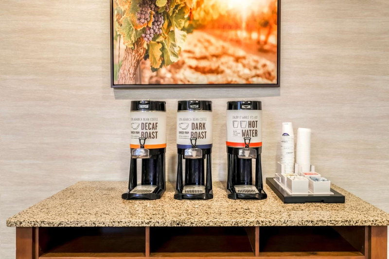Hampton Inn & Suites Windsor-Sonoma Wine Country, Windsor, United States