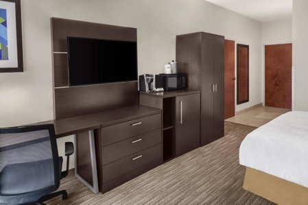 Holiday Inn Express & Suites Asheville SW - Outlet Ctr Area by IHG, Asheville, United States
