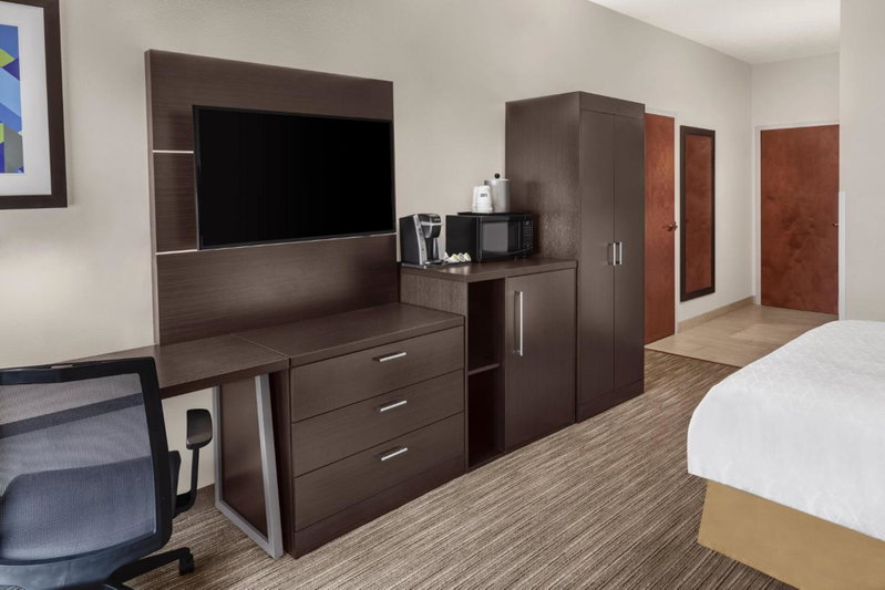 Holiday Inn Express & Suites Asheville SW - Outlet Ctr Area by IHG, Asheville, United States