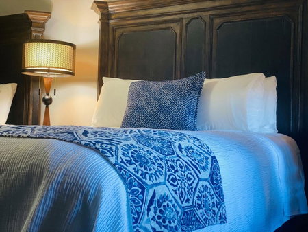 Desert Rose Resort & Cabins, Bluff, United States