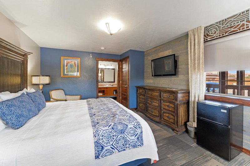 Desert Rose Resort & Cabins, Bluff, United States