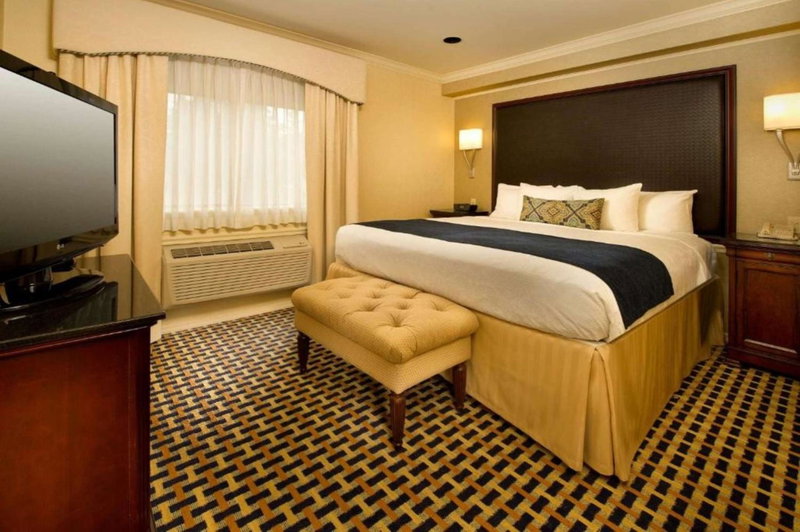 Best Western Plus Puyallup Hotel, Puyallup, United States