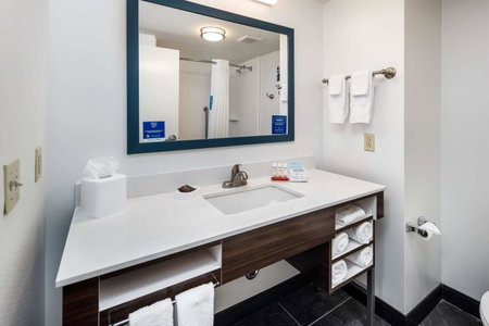 Hampton Inn & Suites Navarre, Navarre, Estados Unidos