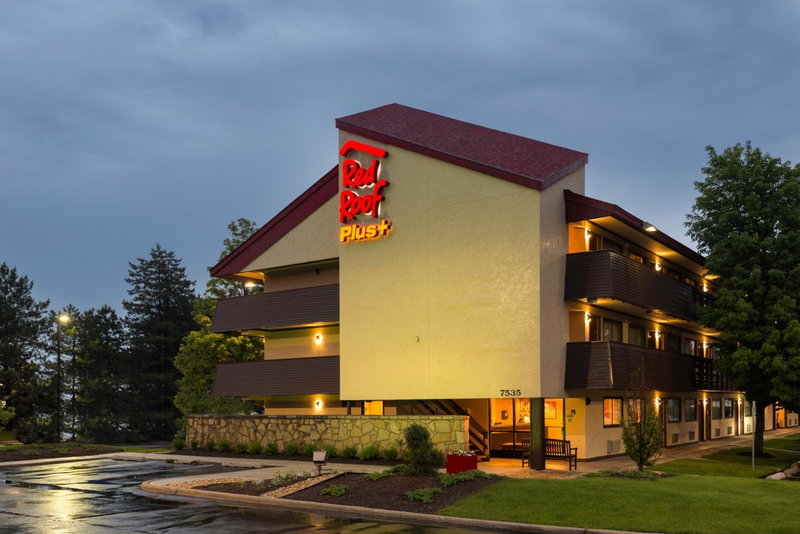 Red Roof Inn PLUS+ Chicago - Willowbrook, Willowbrook, United States
