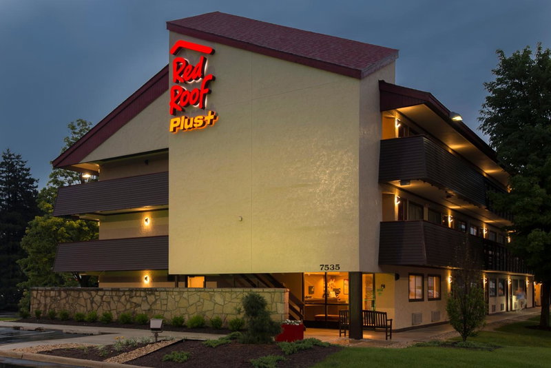 Red Roof Inn PLUS+ Chicago - Willowbrook, Willowbrook, United States