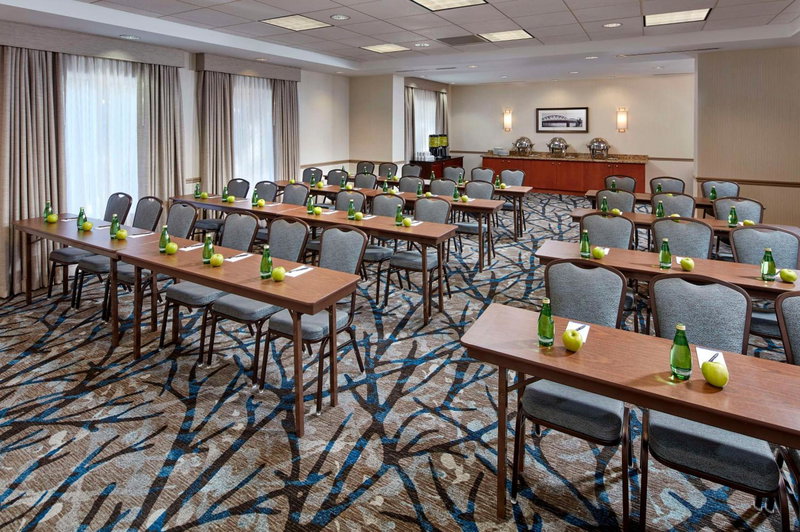 Hilton Garden Inn Portland Lake Oswego, Lake Oswego, United States