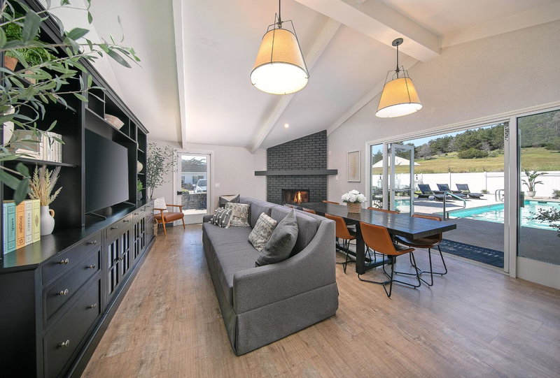 Fireside Inn on Moonstone Beach, Cambria, United States