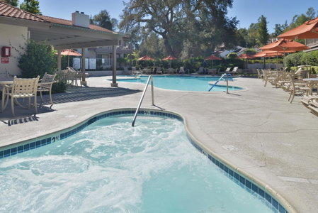 Riviera Oaks Resort by Coolvacay, Ramona, United States