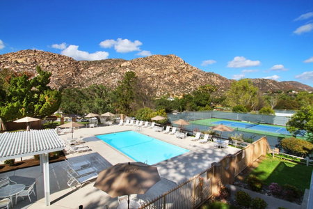 Riviera Oaks Resort by Coolvacay, Ramona, United States