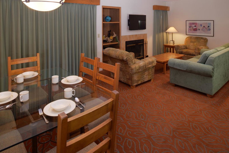 Riviera Oaks Resort by Coolvacay, Ramona, United States