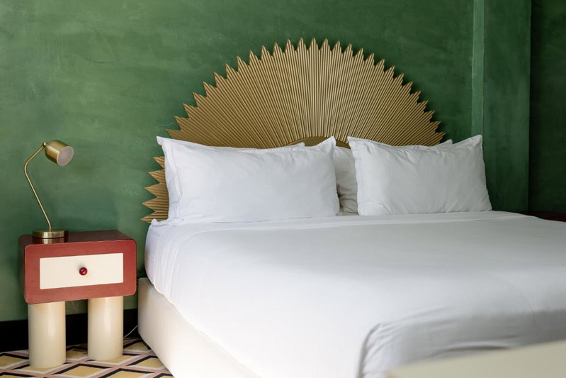 Crest Hotel Suites, Miami Beach, United States