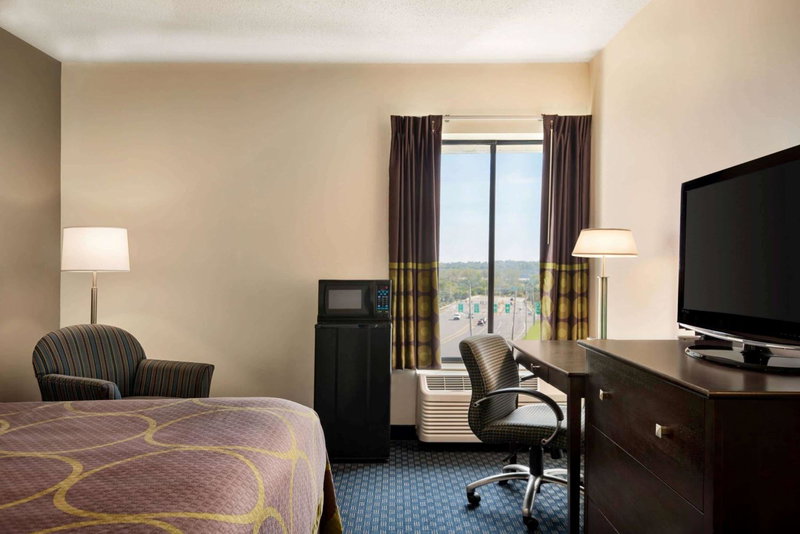 Super 8 by Wyndham Liverpool/Syracuse North Airport, Liverpool, United States