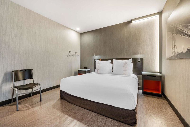 Best Western Premier Springfield Plaza District Hotel, Springfield, United States