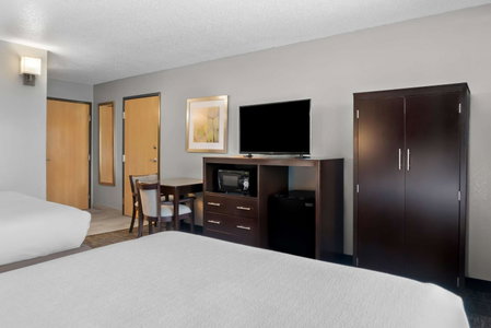 Best Western Plus Flint Airport Inn & Suites, Flint, United States
