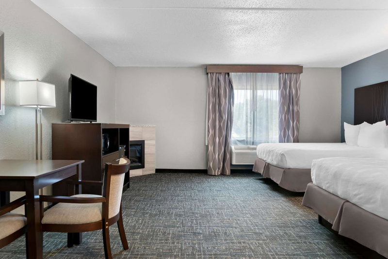 Best Western Plus Flint Airport Inn & Suites, Flint, United States