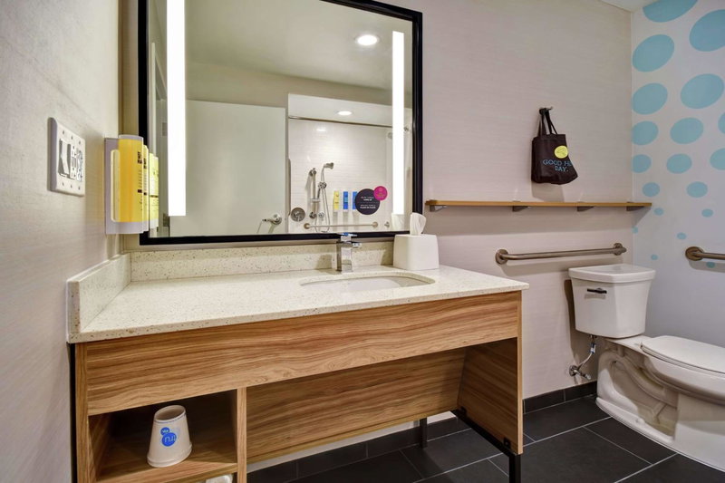 Tru By Hilton Raleigh Durham Airport, Morrisville, United States