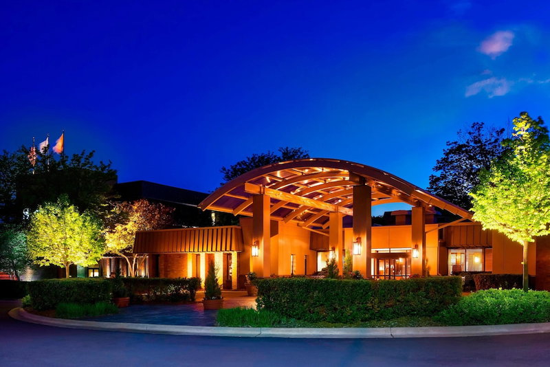 Sheraton Milwaukee Brookfield Hotel, Brookfield, United States