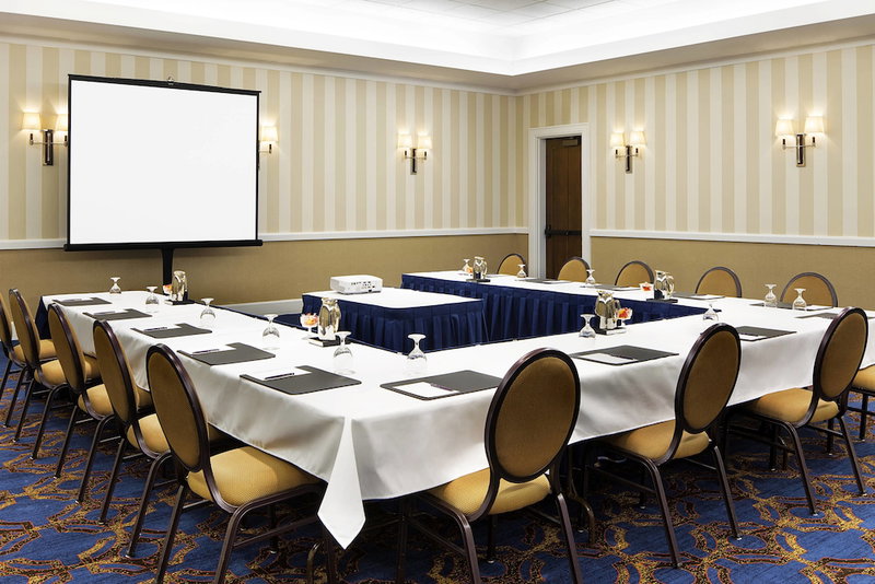 Sheraton Milwaukee Brookfield Hotel, Brookfield, United States