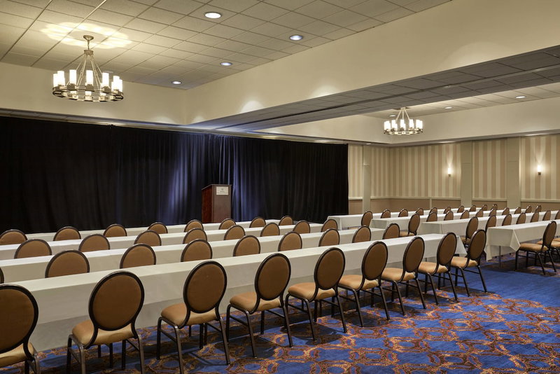 Sheraton Milwaukee Brookfield Hotel, Brookfield, United States