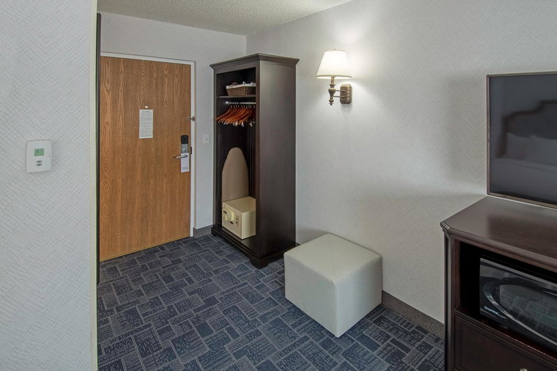 Holland Hotel Jersey City Free Parking, Jersey City, United States