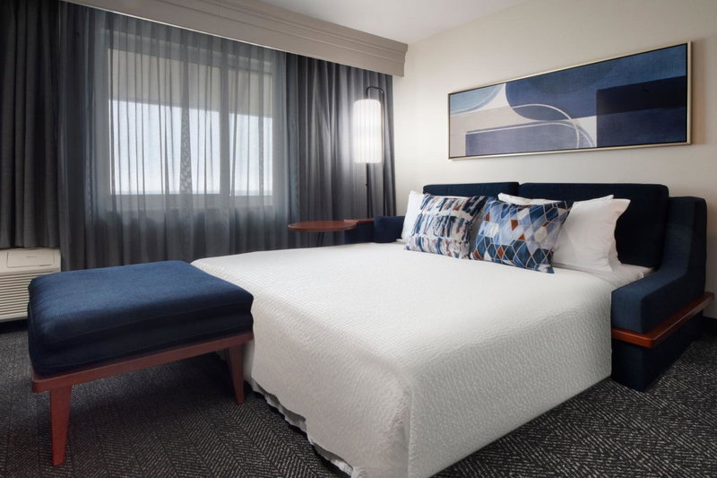 Courtyard by Marriott Galveston Island, Galveston, United States