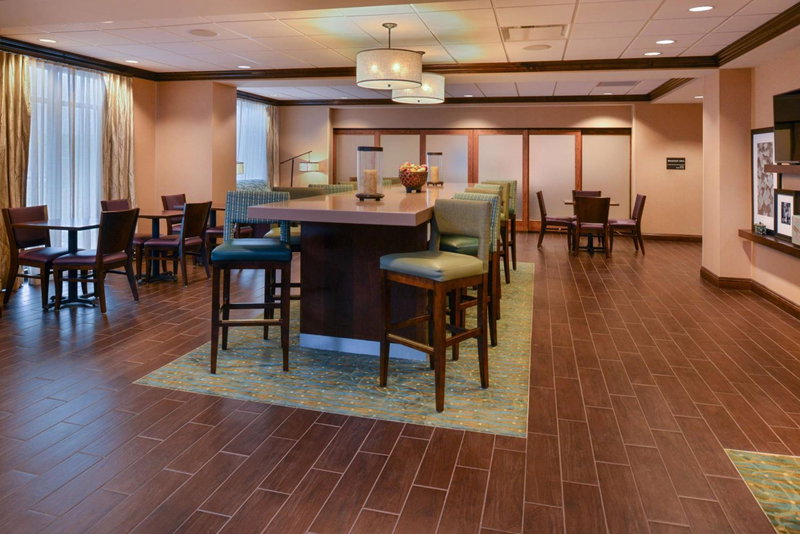 Hampton Inn Omaha Midtown-Aksarben, Omaha, Соединённые Штаты