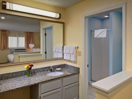 Sonesta Simply Suites Cleveland Airport, Middleburg Heights, United States