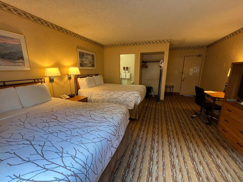 Travelodge by Wyndham Seattle By The Space Needle, Seattle, United States