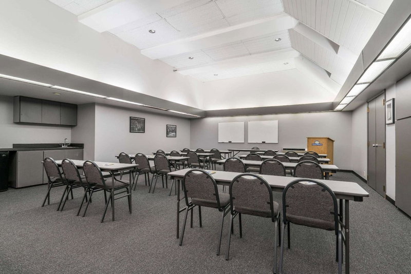Days Hotel by Wyndham University Ave SE, Minneapolis, United States