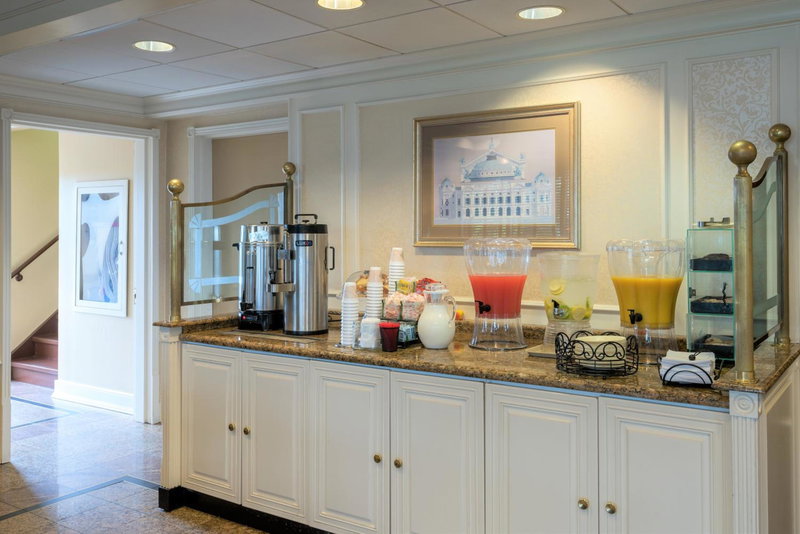 Five Towns Inn - JFK Airport, Lawrence, Vereinigte Staaten
