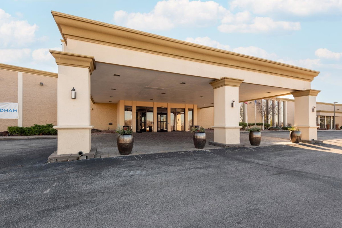 Отель · Wyndham Omaha Hotel - West Dodge, Maplewood Estates