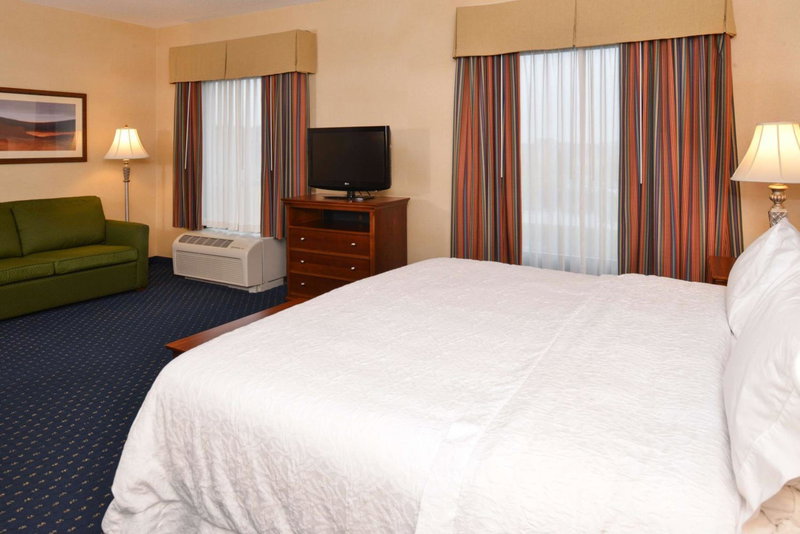 Hampton Inn and Suites Fredericksburg South, Fredericksburg, United States