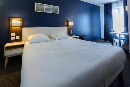 HOTEL l'EAUBONNE, Eaubonne, France