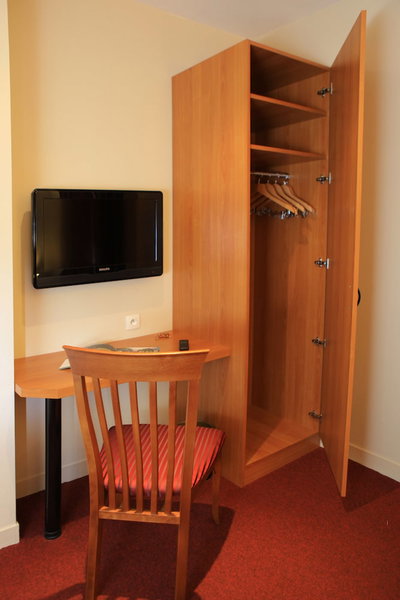 Hotel La Consigne, Caen, France