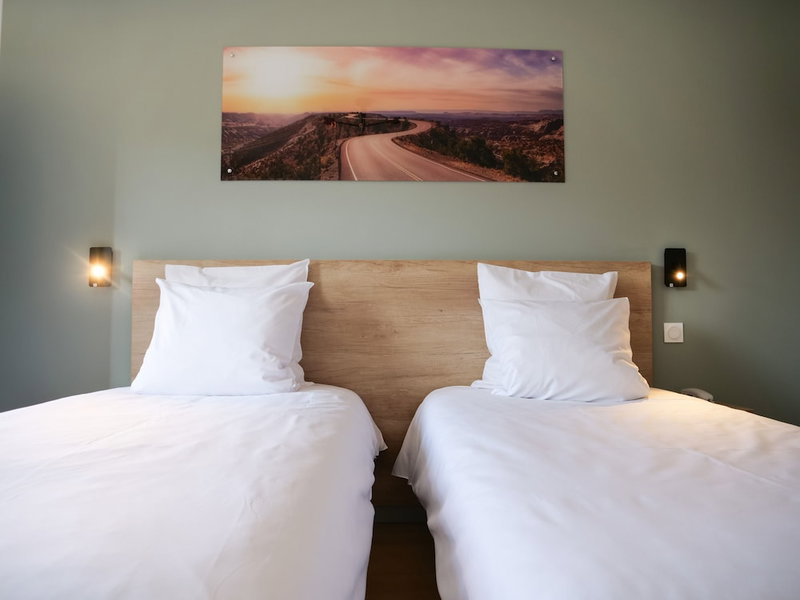 Motel 991, Viviers-du-Lac, France